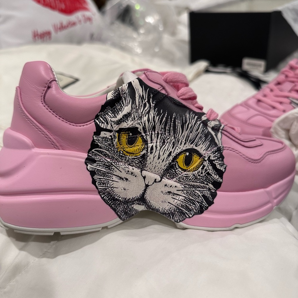 Gucci Rython Mystic Cat Pink Womans Guarunteed Authentic Size 4 Us